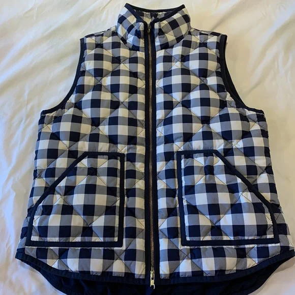 J. Crew Down Buffalo Check Puffer Vest Navy/White Medium EUC Reposhed - Picture 15 of 16